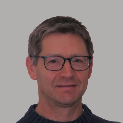 Professor Dr.-Ing. Alexander Riedl, Dekan des Fachbereich Physikingenieurwesen und Leiter des Labors für Dichtungstechnik an der FH Münster