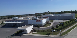 Die neue Fertigungsstätte der Three Bond Manufacturing Hungary Kft. liegt 20 km entfernt vom Zentrum  Budapests (Bild: Three Bond)