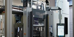 Die REFERENCE+ auf der Messe (Bild: Klöckner DESMA Elastomertechnik GmbH)